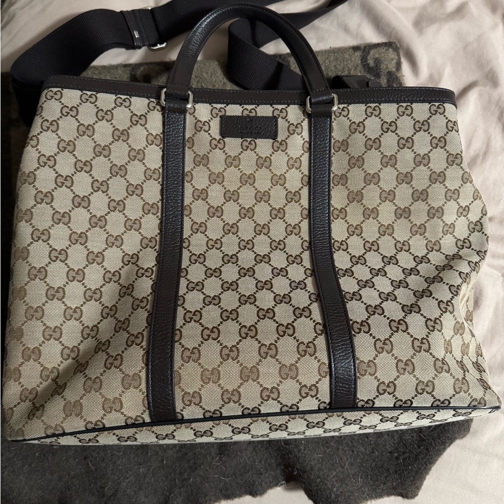 Gucci Cream and Brown Laptop Bag with Iconic Monogram